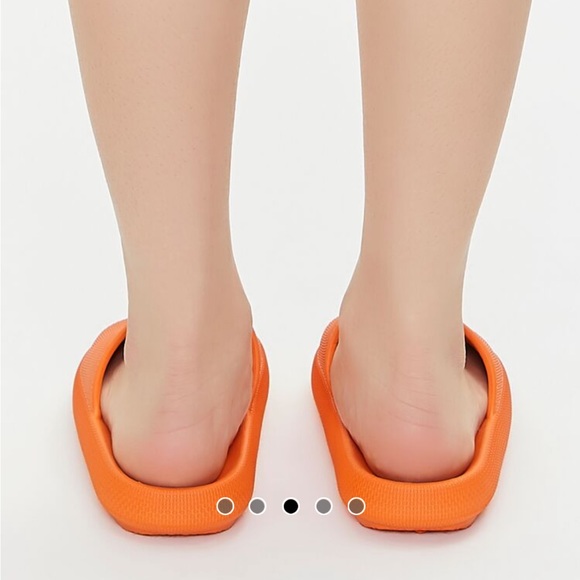 Forever 21 | Textured Almond-Toe Slides - Picture 3 of 12